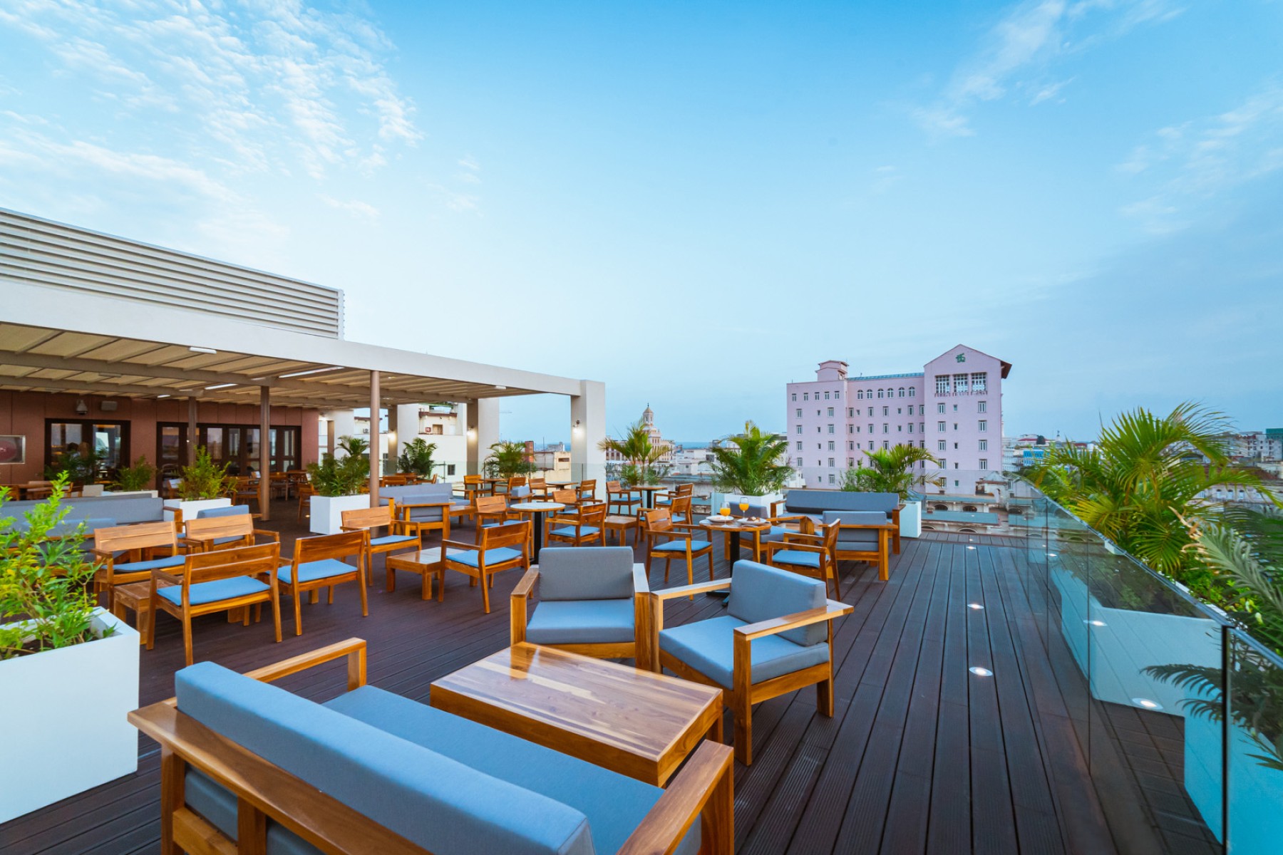 Mystique Regis Habana